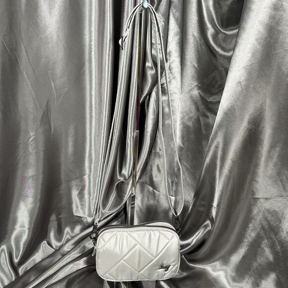 LUG Quilted Coupe SE‎ Convertible Crossbody Waist Belt Bag Purse Silver Summer - Picture 2 of 16
